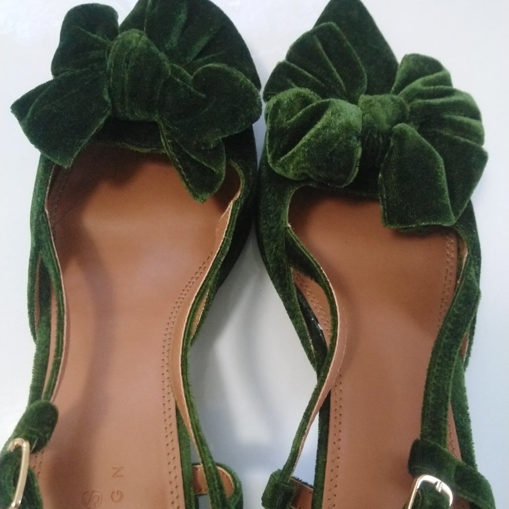 ASOS Design green velvet shoes w/ bow